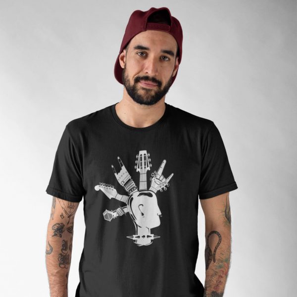 Camiseta unisex punk rock en mi cabeza negro y un hombre hipster de mediana edad con gorra