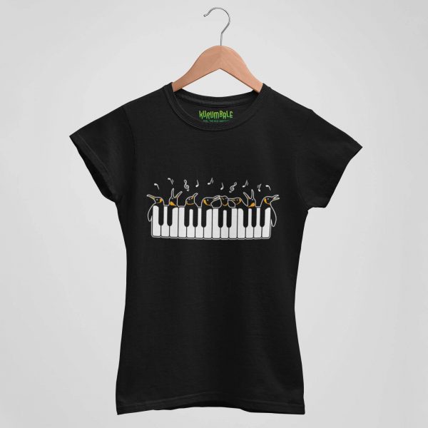 Women t-shirt the great penguins choir black
